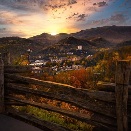 Mountain Lake Lodge, Hot Tub, Theater Room, 1089 Free Tickets Each Paid Day, Dollywood And More Sevierville Buitenkant foto