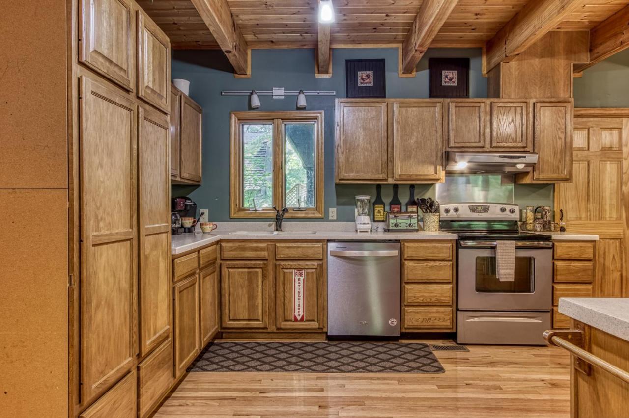 Mountain Lake Lodge, Hot Tub, Theater Room, 1089 Free Tickets Each Paid Day, Dollywood And More Sevierville Buitenkant foto