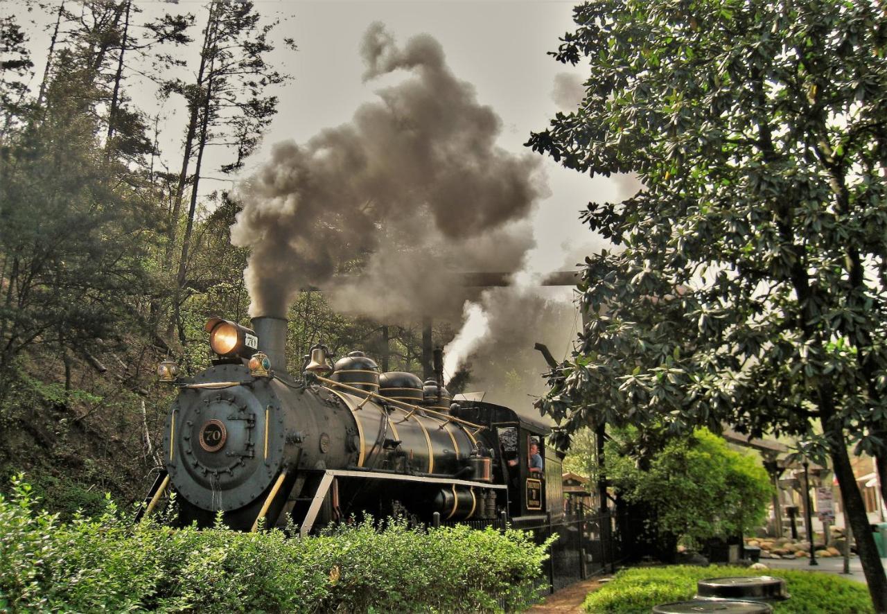 Mountain Lake Lodge, Hot Tub, Theater Room, 1089 Free Tickets Each Paid Day, Dollywood And More Sevierville Buitenkant foto