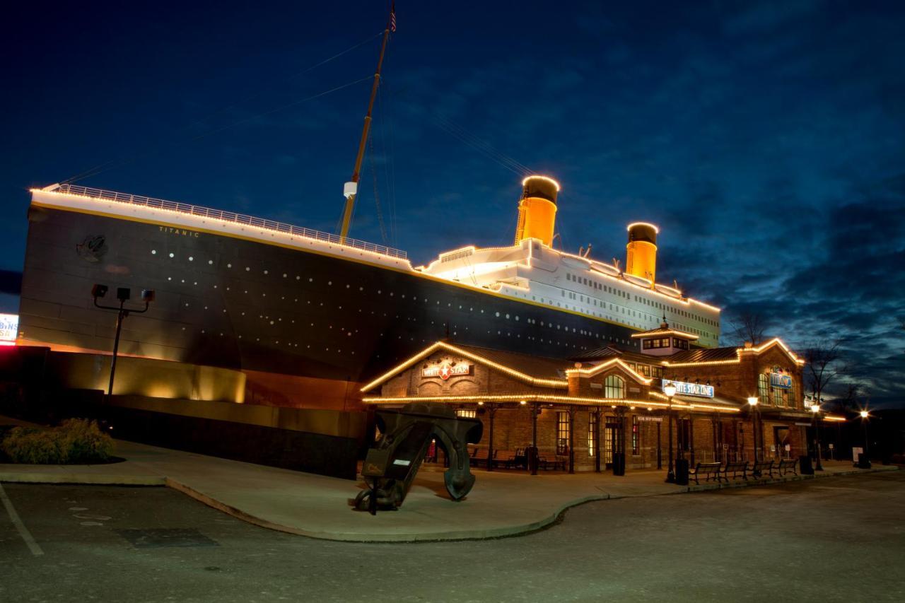 Mountain Lake Lodge, Hot Tub, Theater Room, 1089 Free Tickets Each Paid Day, Dollywood And More Sevierville Buitenkant foto